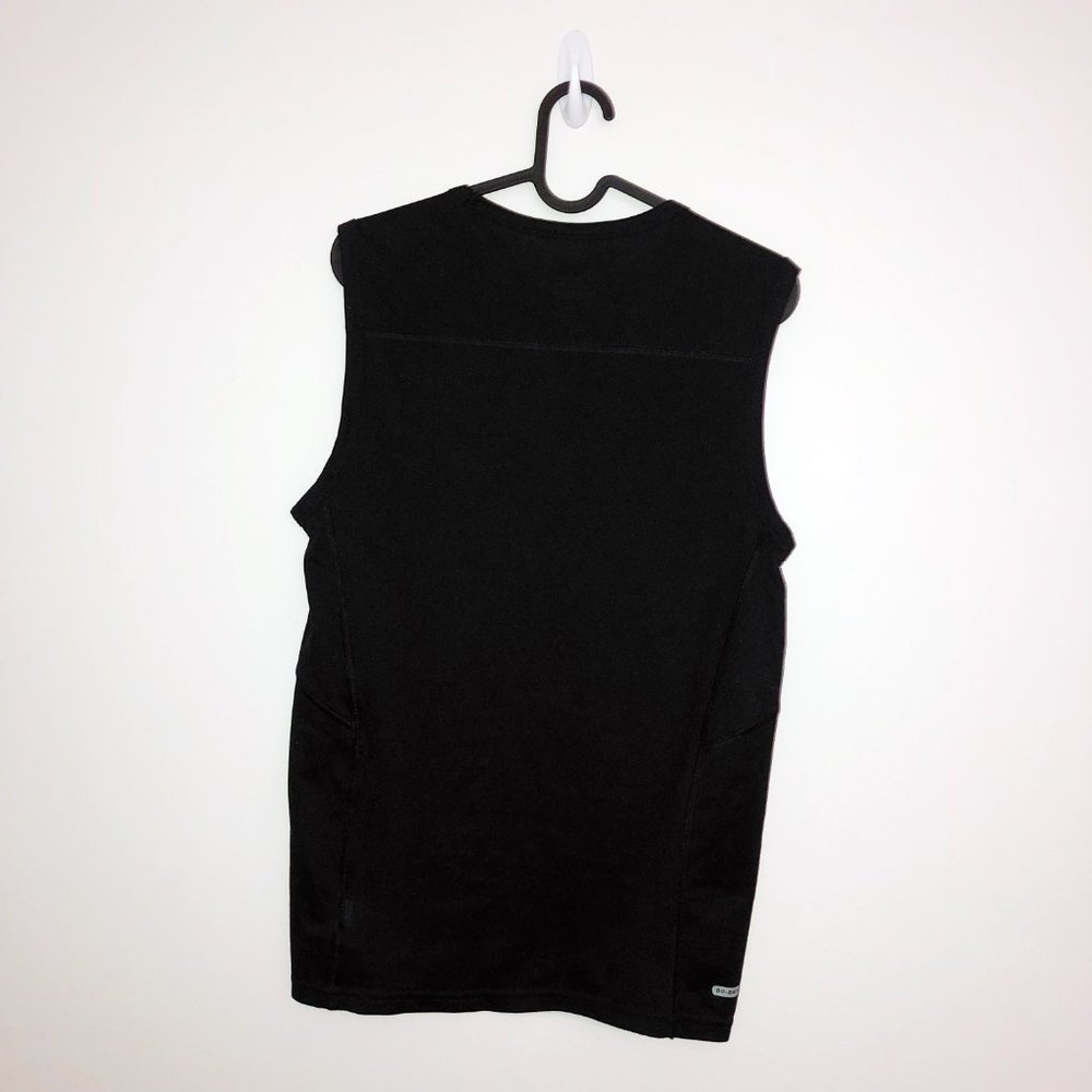 3 Pack of Old Navy Active Go-Dry Tank Tops - Picture 3 of 7